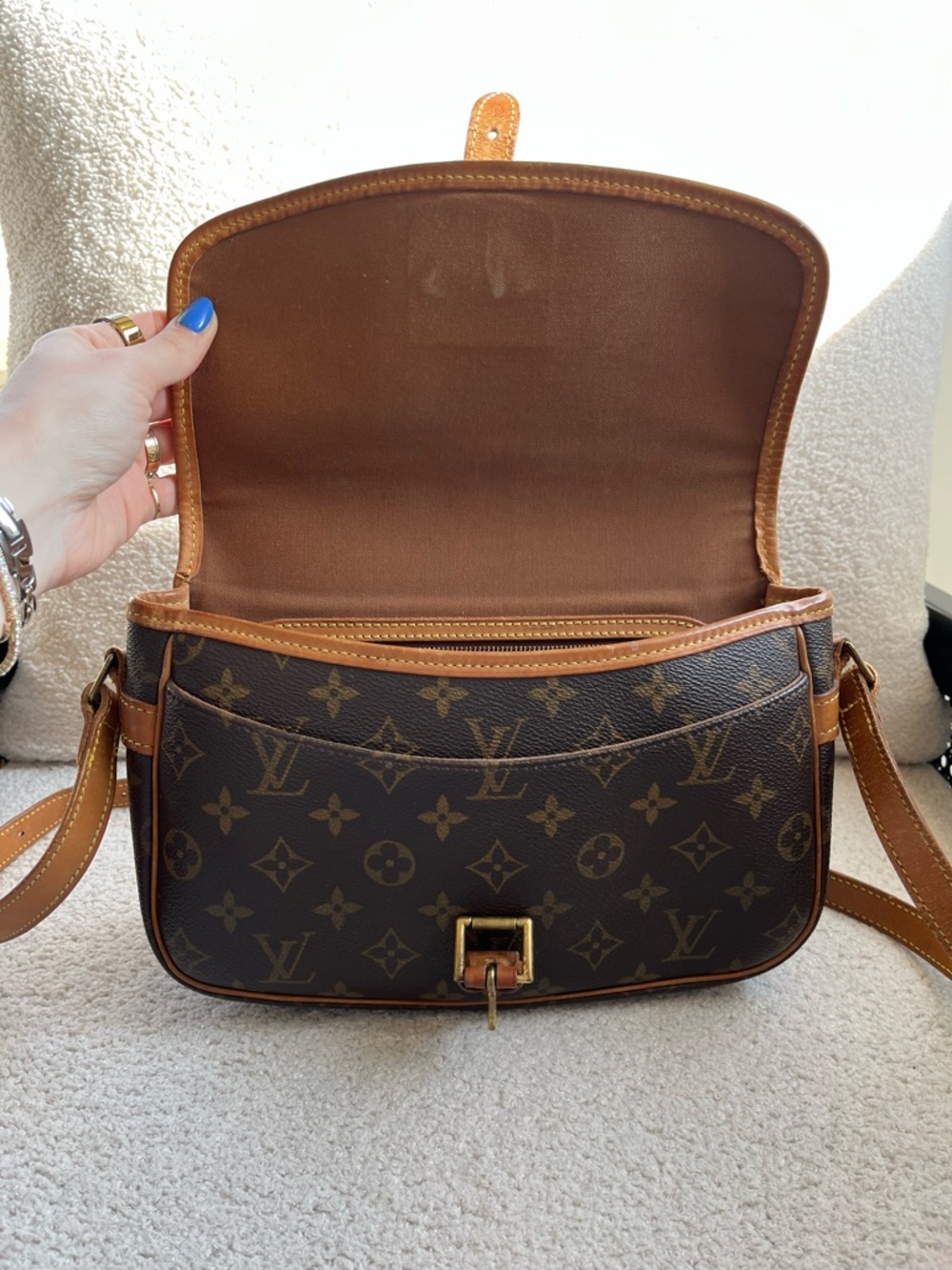 Louis Vuitton Sologne Monogram Canvas Crossbody - Picture 10 of 14